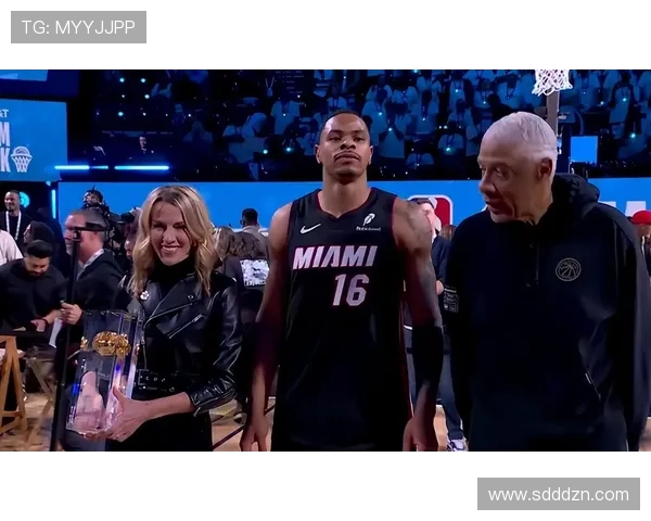 布伦森突破拉开与利拉德距离 提升球队关键时刻得分能力